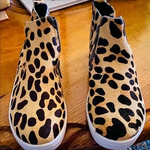 Coconuts by Matisse leopard print booties, size 13Y
